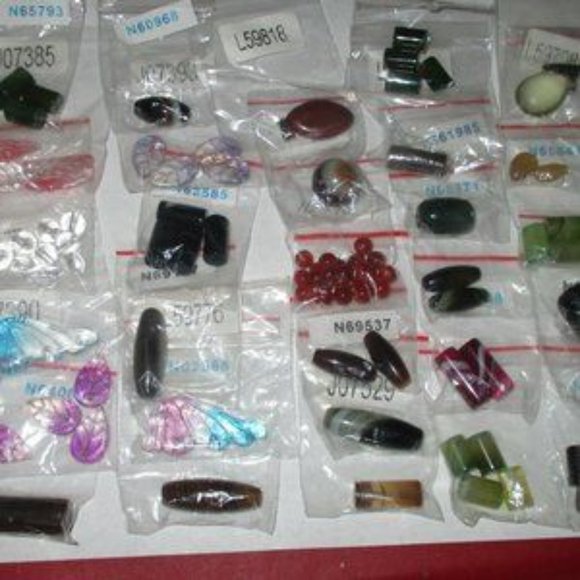 15 Jewelry plus 5? This & that 20 items you will receive A GREAT BUNDLE DEAL - Picture 13 of 16